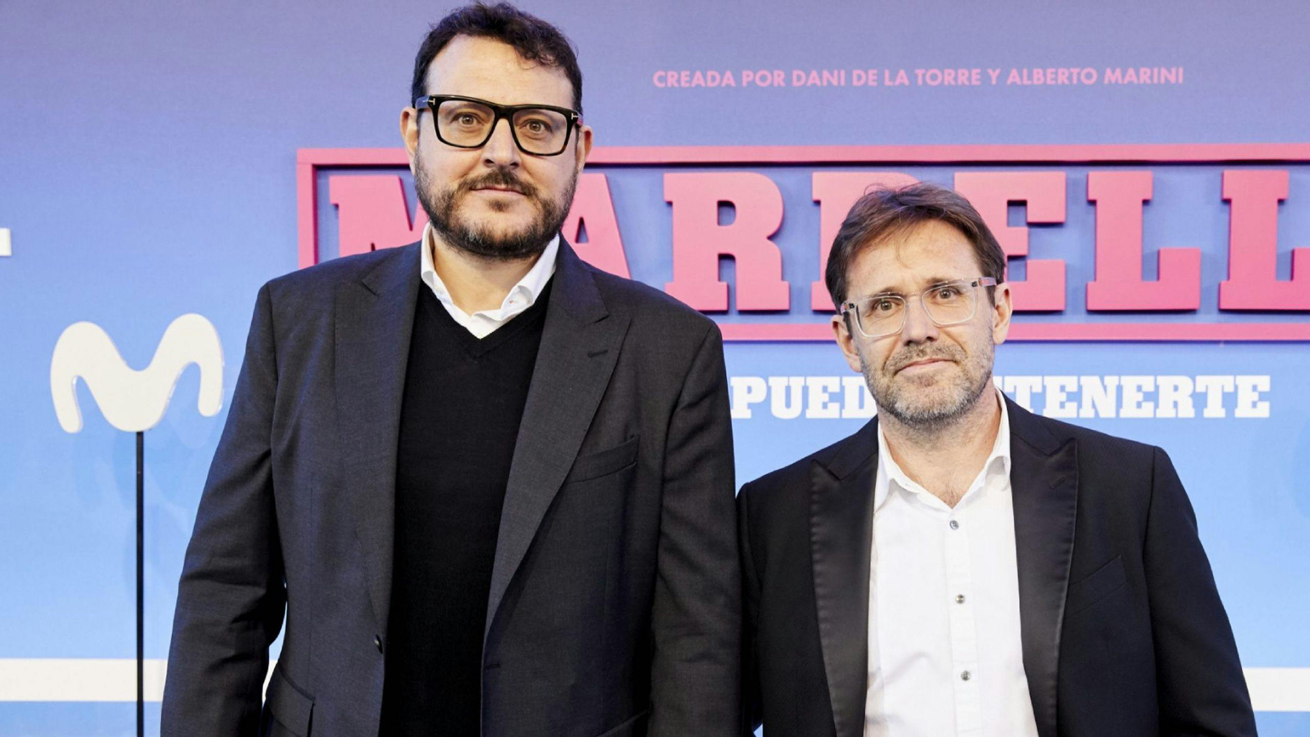 El director Dani de la Torre y el guionista Alberto Marini, creadores de 'Marbella', durante el estreno de la serie