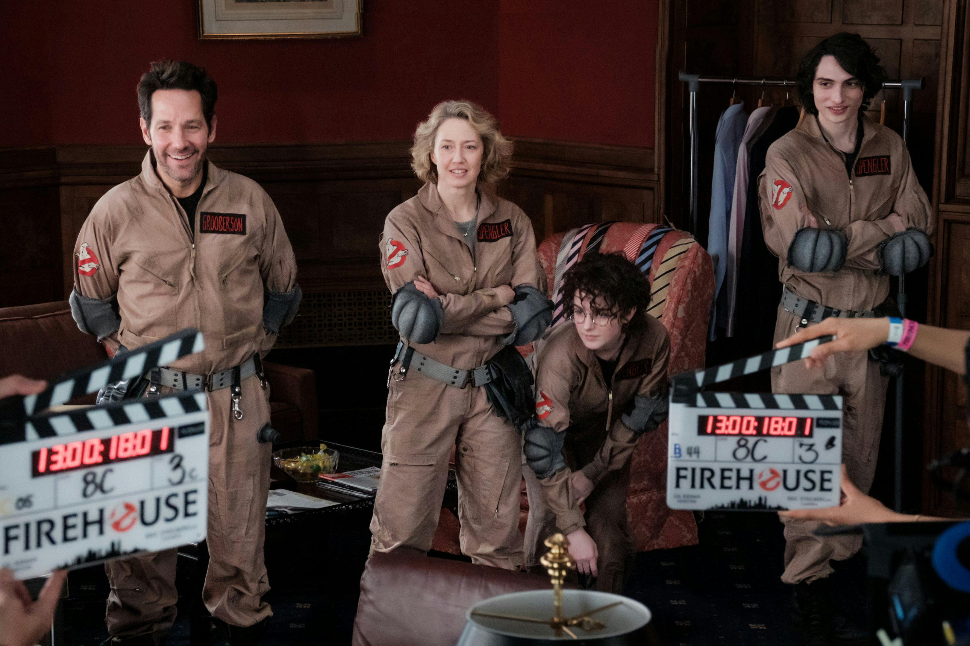 Fotograma de la película 'Cazafantasmas: Imperio helado', con Paul Rudd, Carrie Coon, Finn Wolfhard y Mckenna Grace