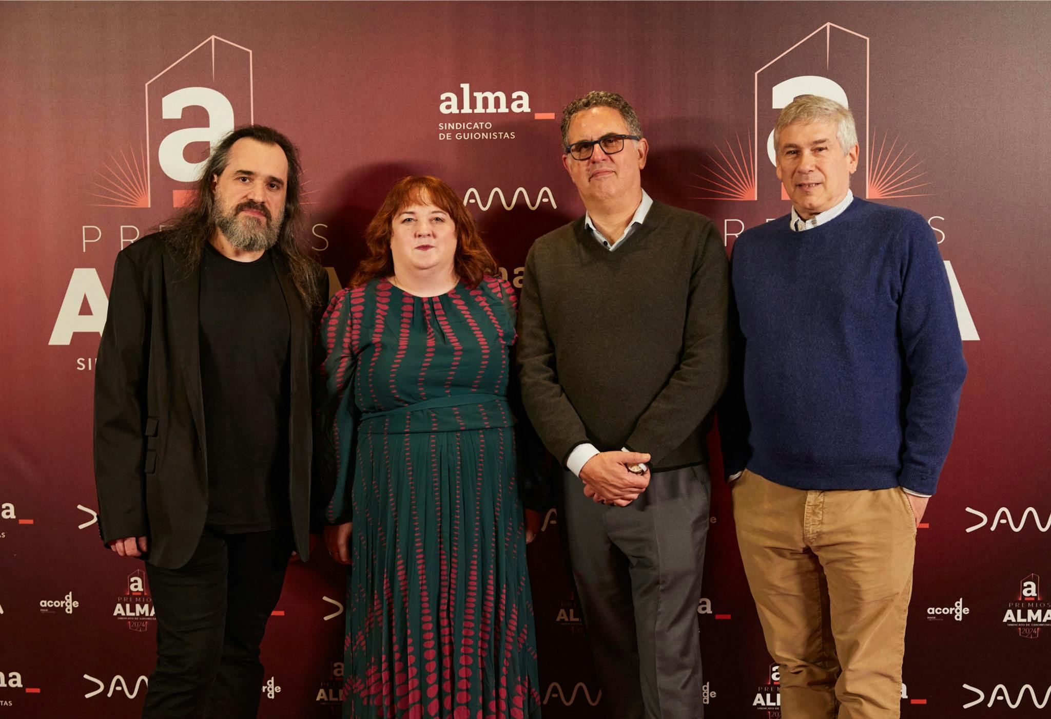 David A. Goodman y Christopher Keyser, Premio de Honor ALMA, junto al presidente del sindicato, Carlos Molinero, y la presidenta de la IAWG, Rebecca Schechter