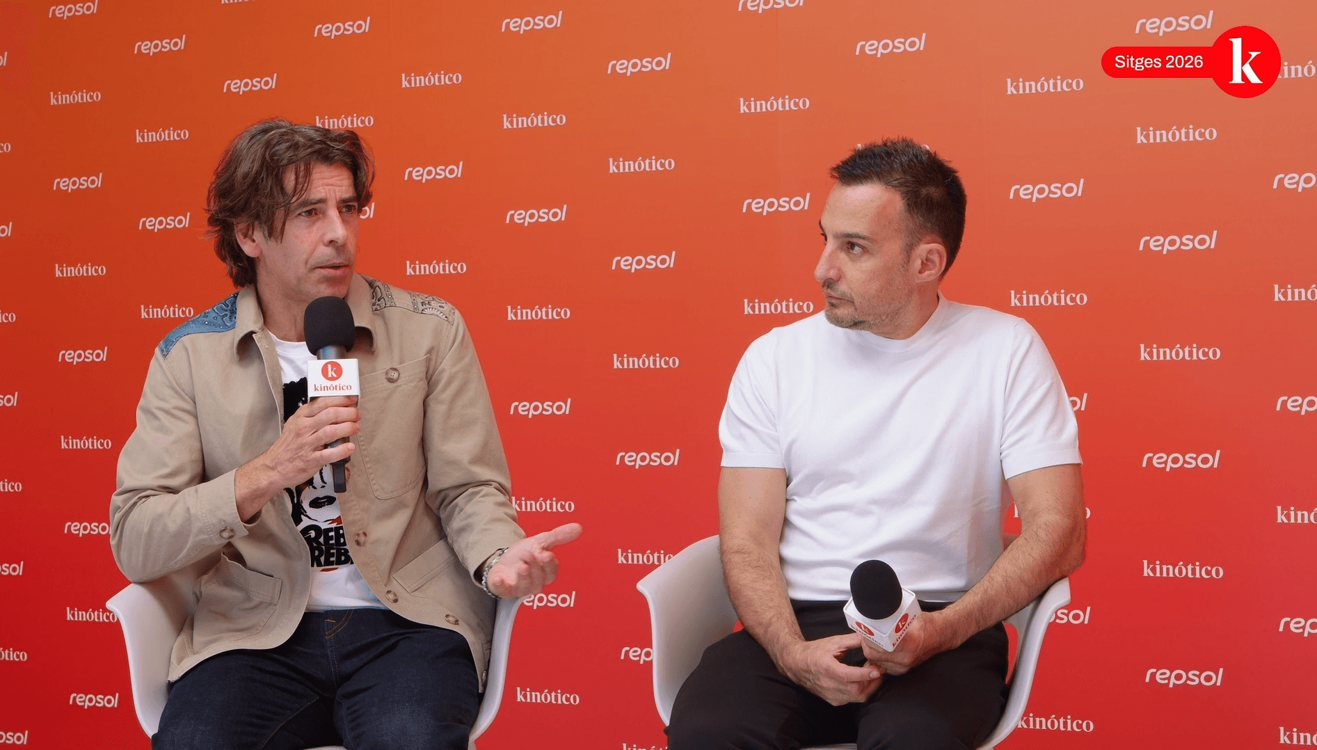 El actor Eduardo Noriega y el director Alejandro Amenábar presentan 'Tesis' en el set de Kinótico en el Festival de Sitges 2026